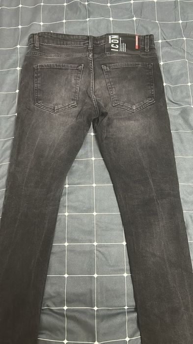 Blugi dsqoared2 de barbati