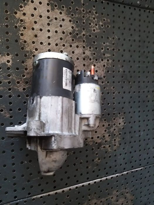 Electromotor 0.9 b renault clio 4 233000557r m000td0372ze