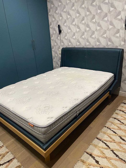 Б/у полуторка кровать (140*200) с матрасом, самовывоз