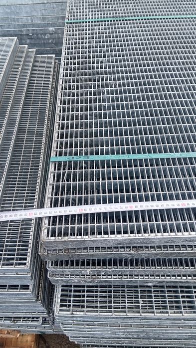 Grătare zincată orice dimensiune dorește clientul avem pe stoc