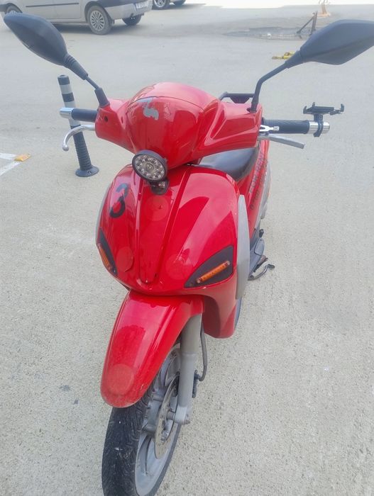 Vând scuter Piaggio