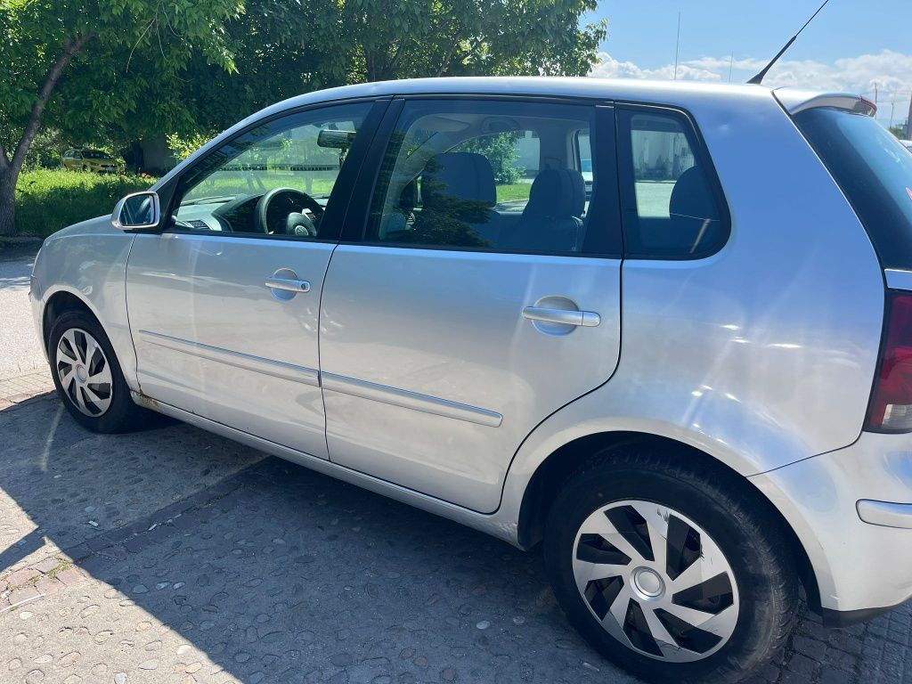 Volkswagen Polo 4 сив металик