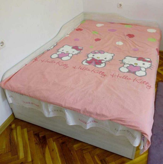 Продавам детско легло