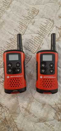 Set doua stații emisie recepție walkie-talkie Motorola