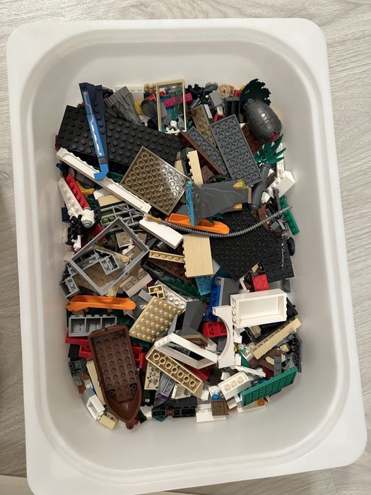 colectie lego + cutie in forma de lego