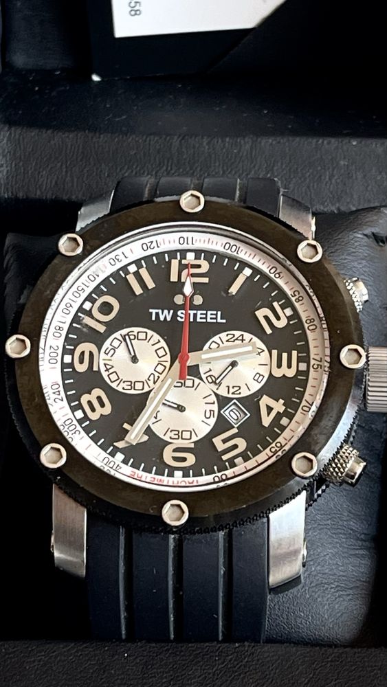 Ceas TW Steel, modele din colectia Grandeur Tech
