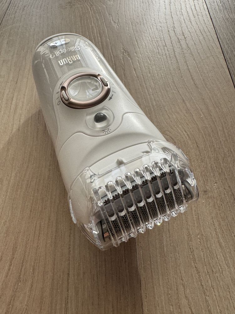 Epilator BRAUN Silk-epil 9, nou cu accesorii si saculet