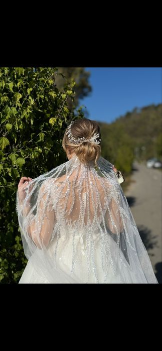 Vand rochie de mireasa alba+voal lung+crinolina