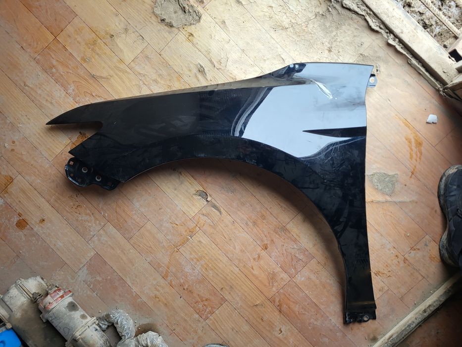 Продам б/у оригинал левое крыло Камри 70/75