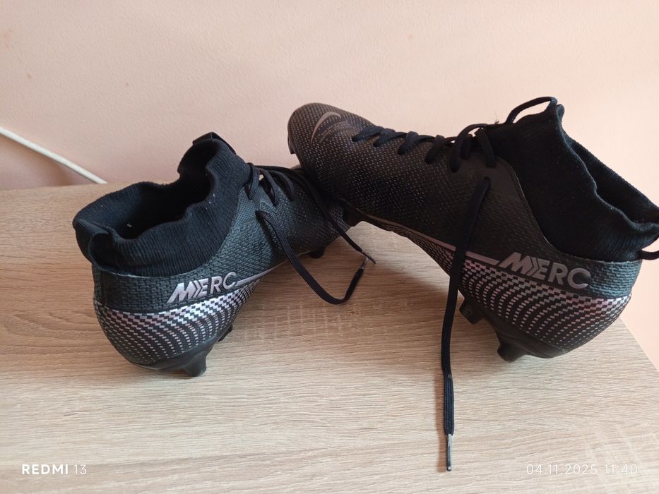 Детски футболни обувки Nike