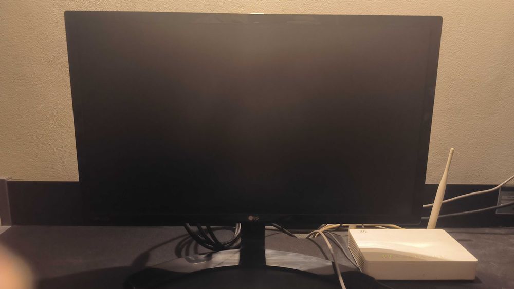 Vând monitor pc lg