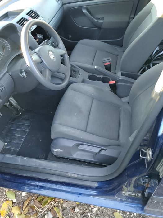 Продава се на части Volkswagen Golf 5 1.4 FSI бензин