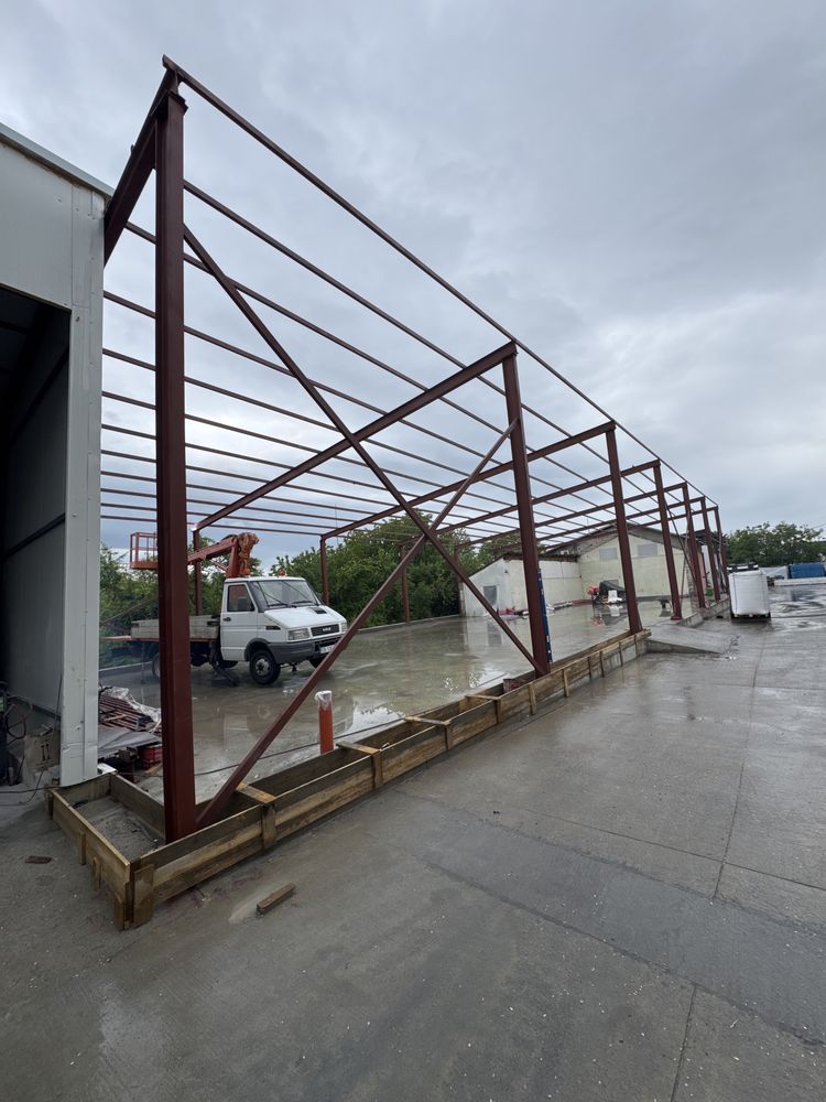 Hala metalica 12x33x4 din profil ipe 220 intr o apa