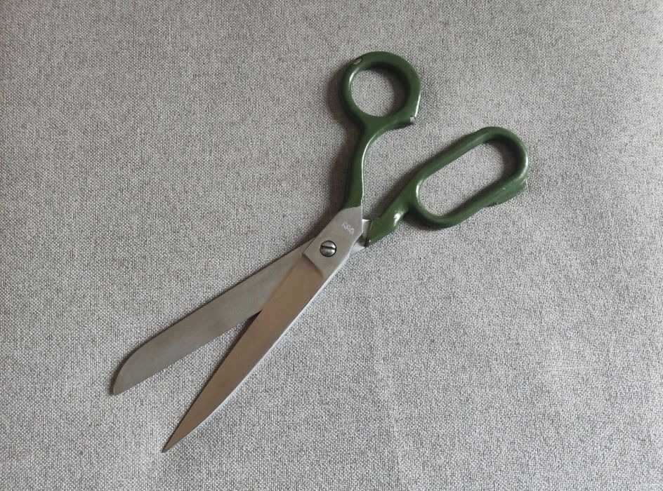 Меняю ножницы портняжные СССР для портних новые зеленые ручки