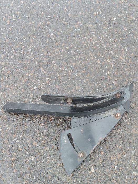 Rarita plug reglabilă pentru prăsitoare și bilonator pentru tractor