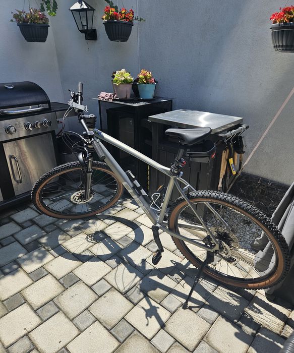 Bicicleta CUBE Attention Pro cadrul 24", roti 29" , Gri metalizat