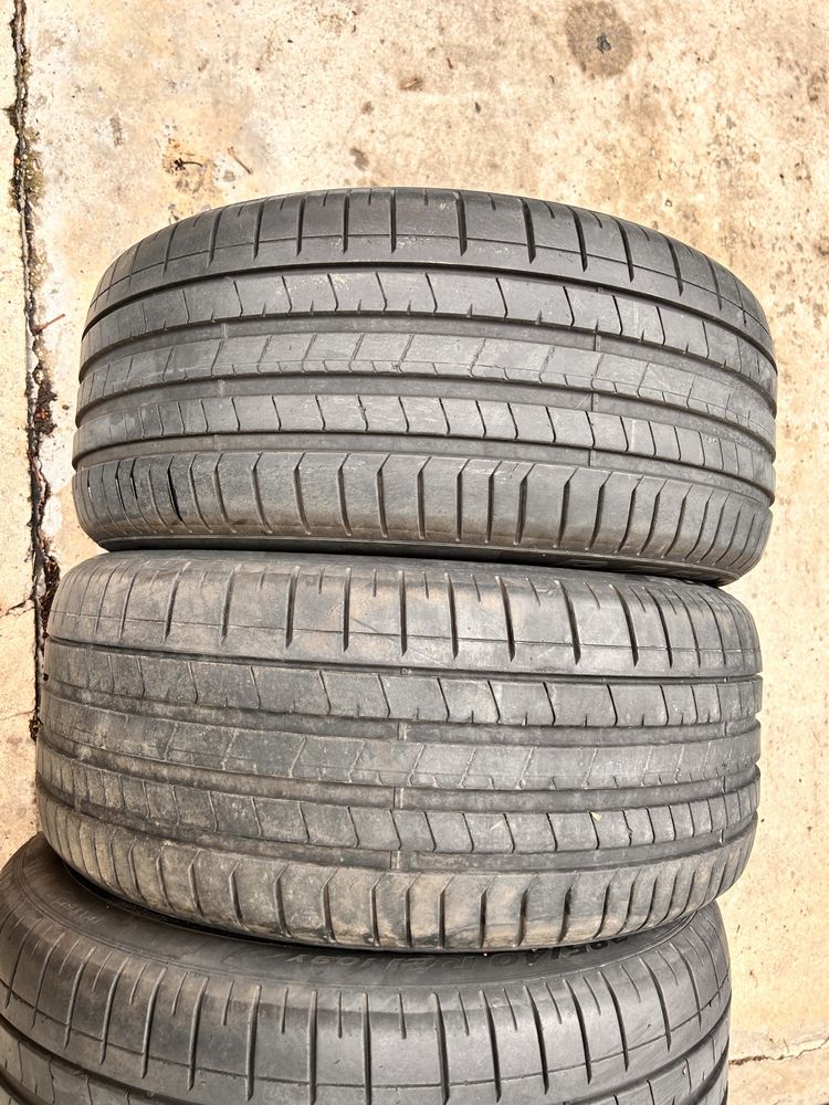 285/40/21 Pirelly