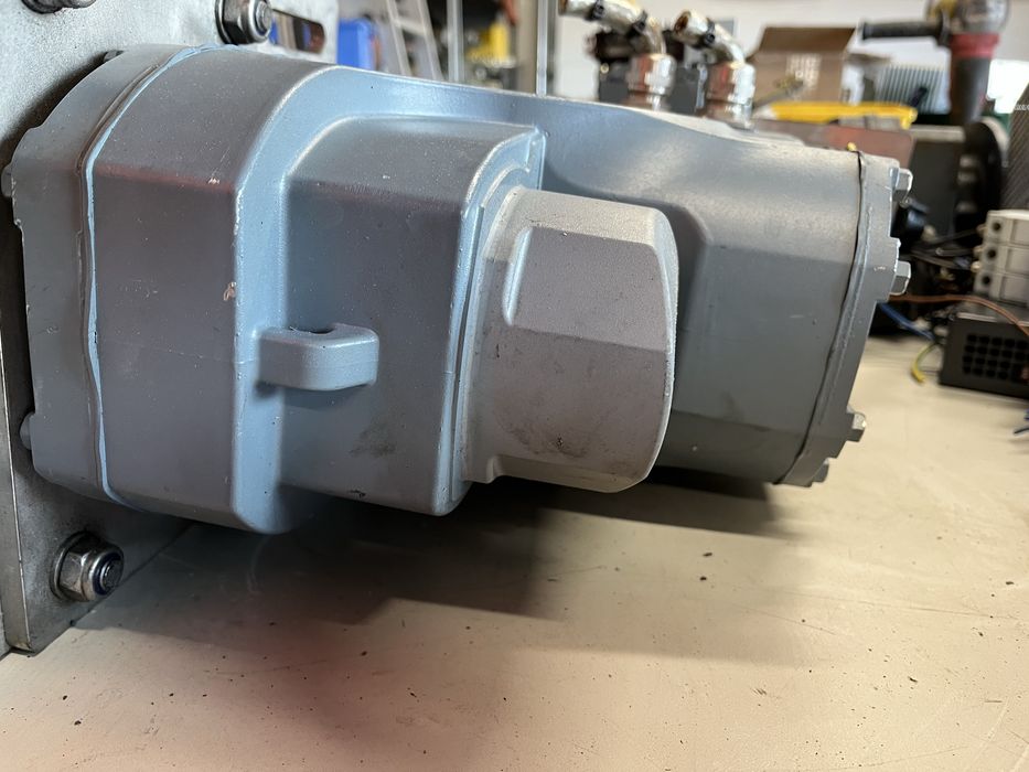 Servo motor electtic cu reductor
