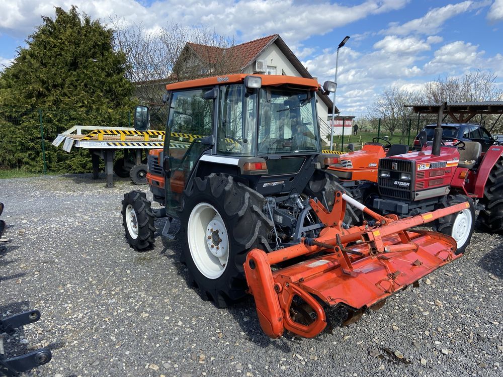 Tractor japonez Kubota GL321, 4x4, 33cp, cabina + freza