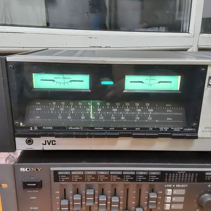 Vând 2 Sisteme Audio de înaltă calitate JVC și Sony