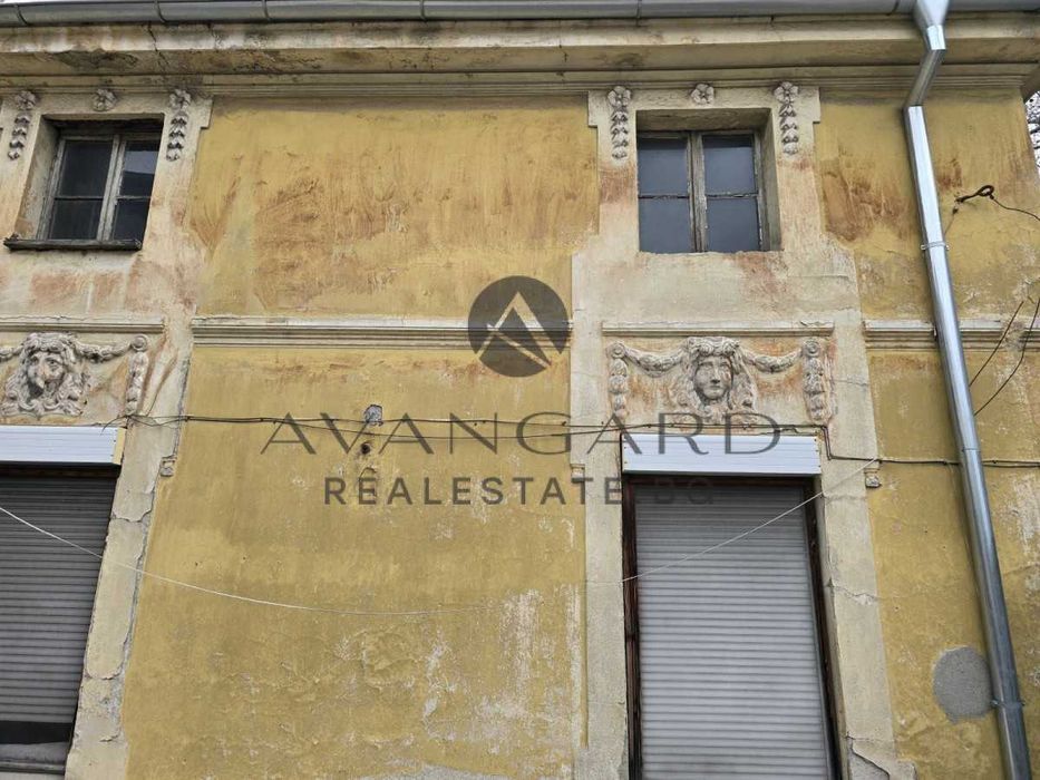 оф.22875 Двуетажна къща с магазин/ Градската градина