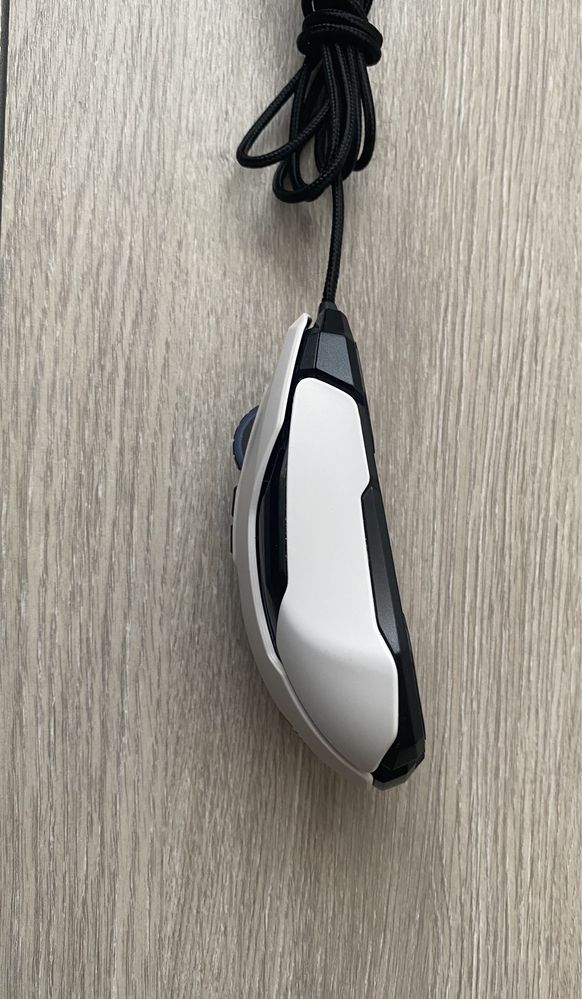 Mouse Gaming ROCCAT Kone AIMO Remastered – Alb