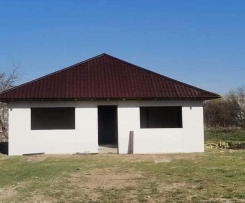 Vand case modulare pe structura metalică