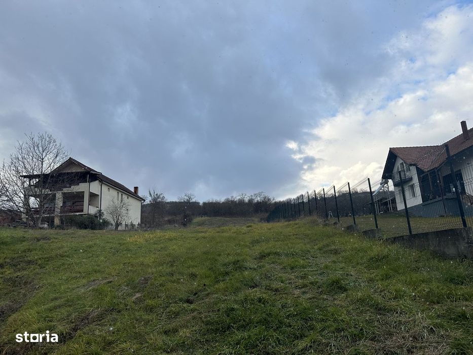 Teren intravilan pentru ansamblu de locuințe ,str.Merilor P.O.T. 40 %