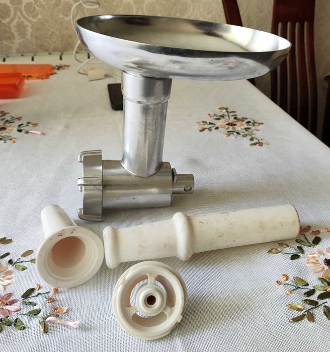 Продам запчасти на мясорубку