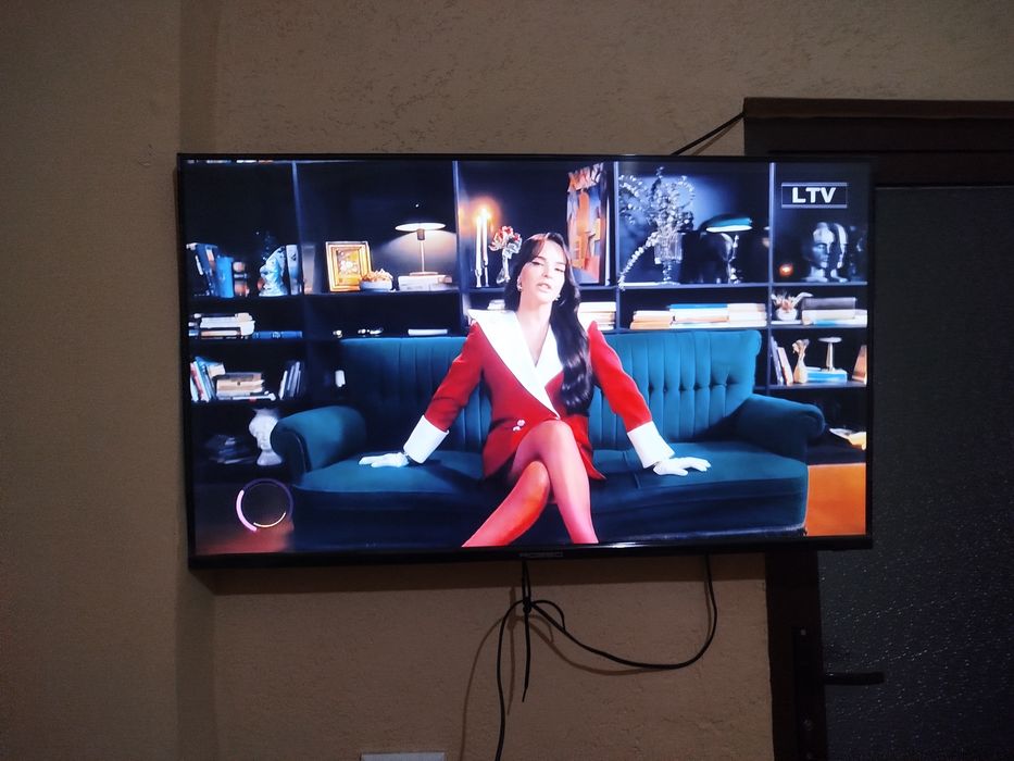 ROSSO 43 SMART TV FULL HD sotladi srochna 1.600 Kami bor