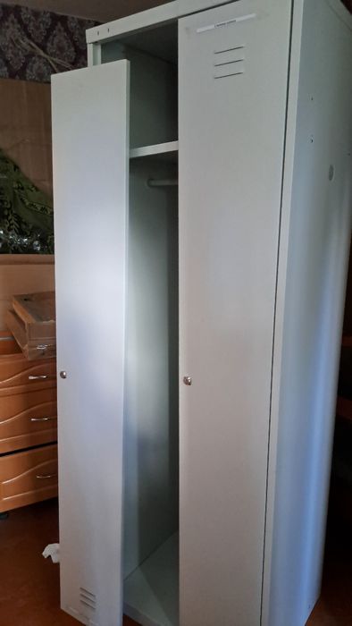 Продам шкаф металлический