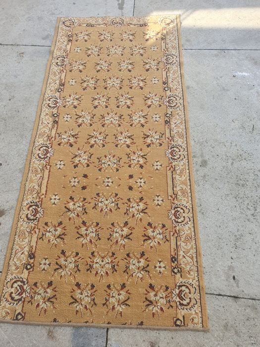 Vand covor în stare buna