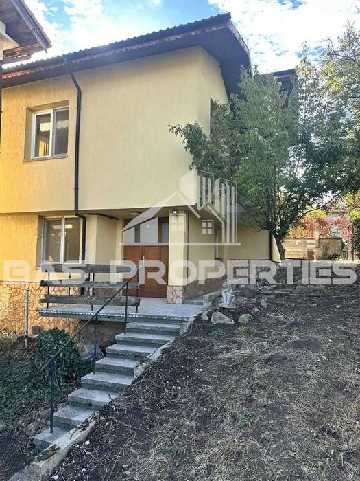 Къща в София-Банкя площ 243