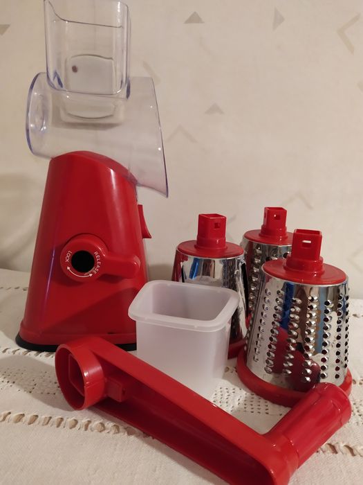 Nutrislicer marca Livington, pentru tăiat legume