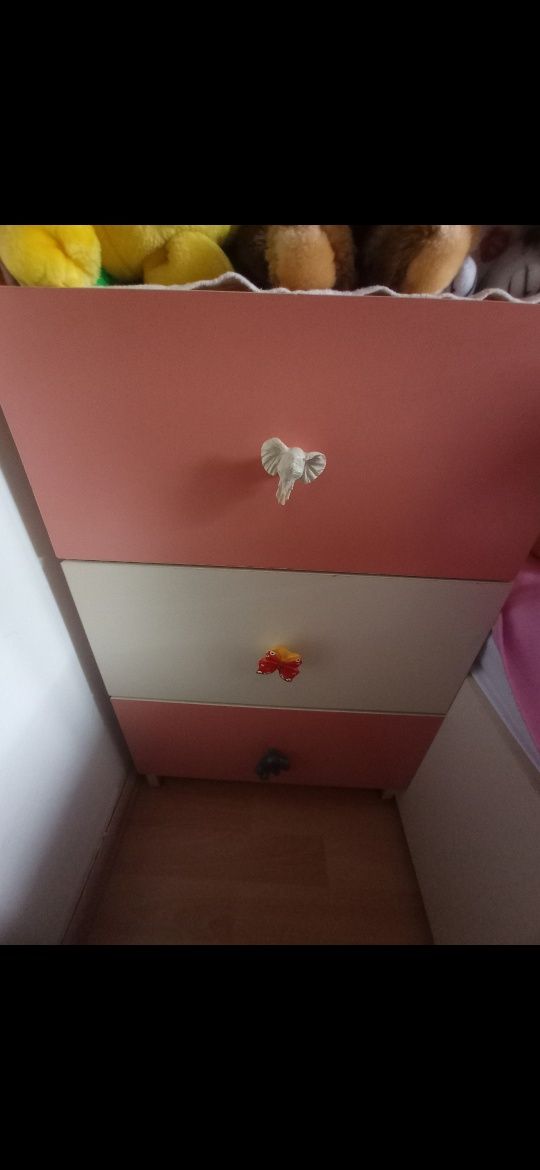 Mobilă de vânzare