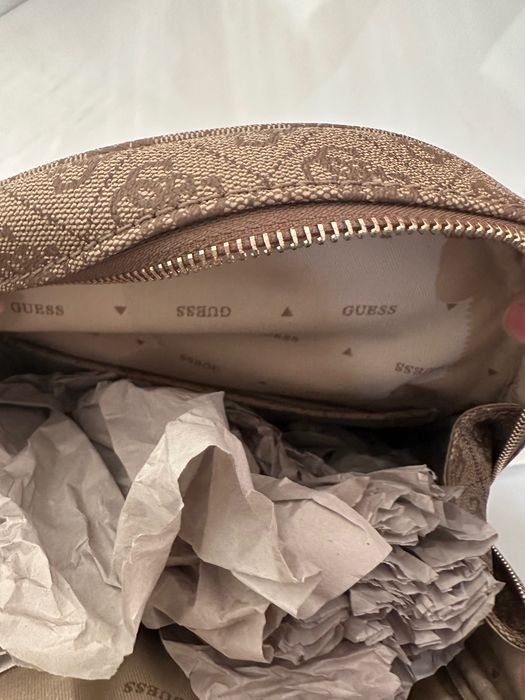 Чисто нова раница Guess