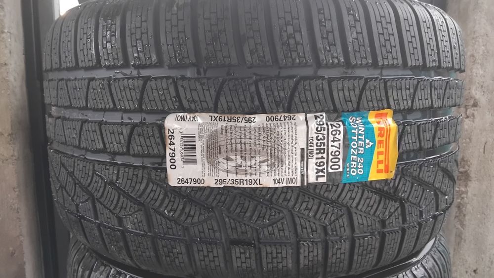 Гуми 295.35.19. PIRELLI  SOTTOZERO
