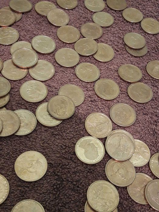 монети 1 $ и половин $