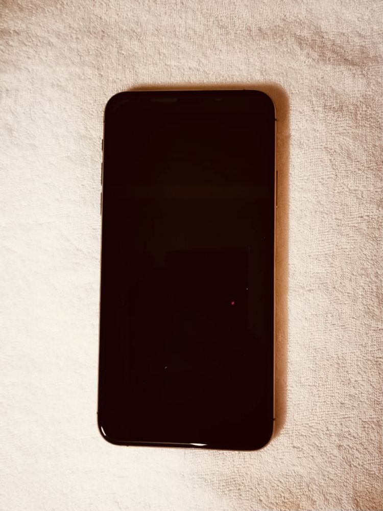 iPhone 11 Pro Max Gold-64GB !