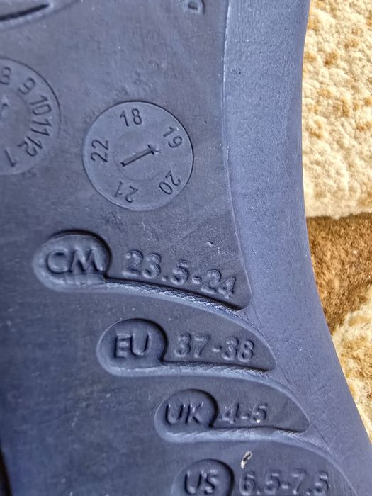 Slapi decathlon 37-38