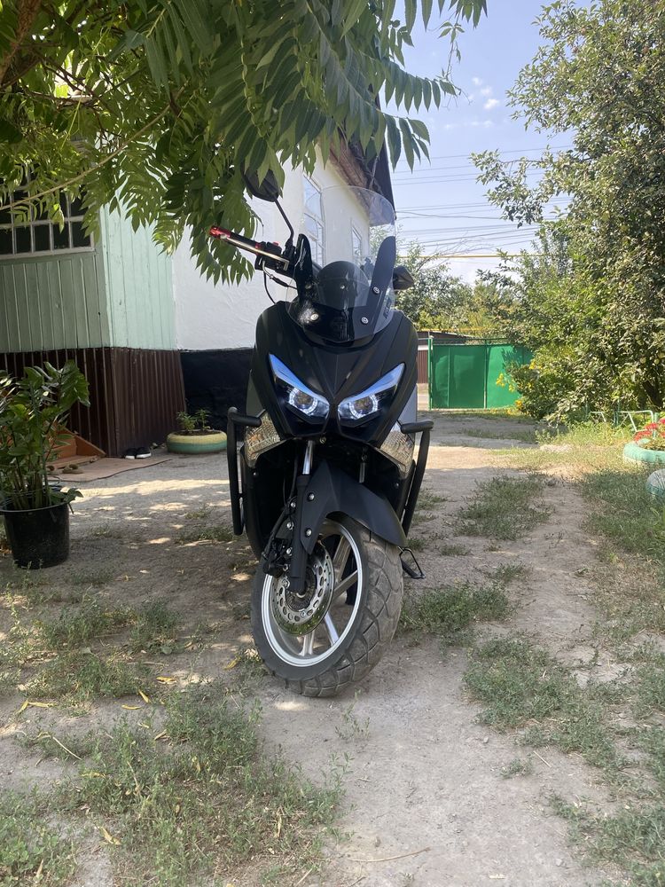 Мопет N-MAX 180сс