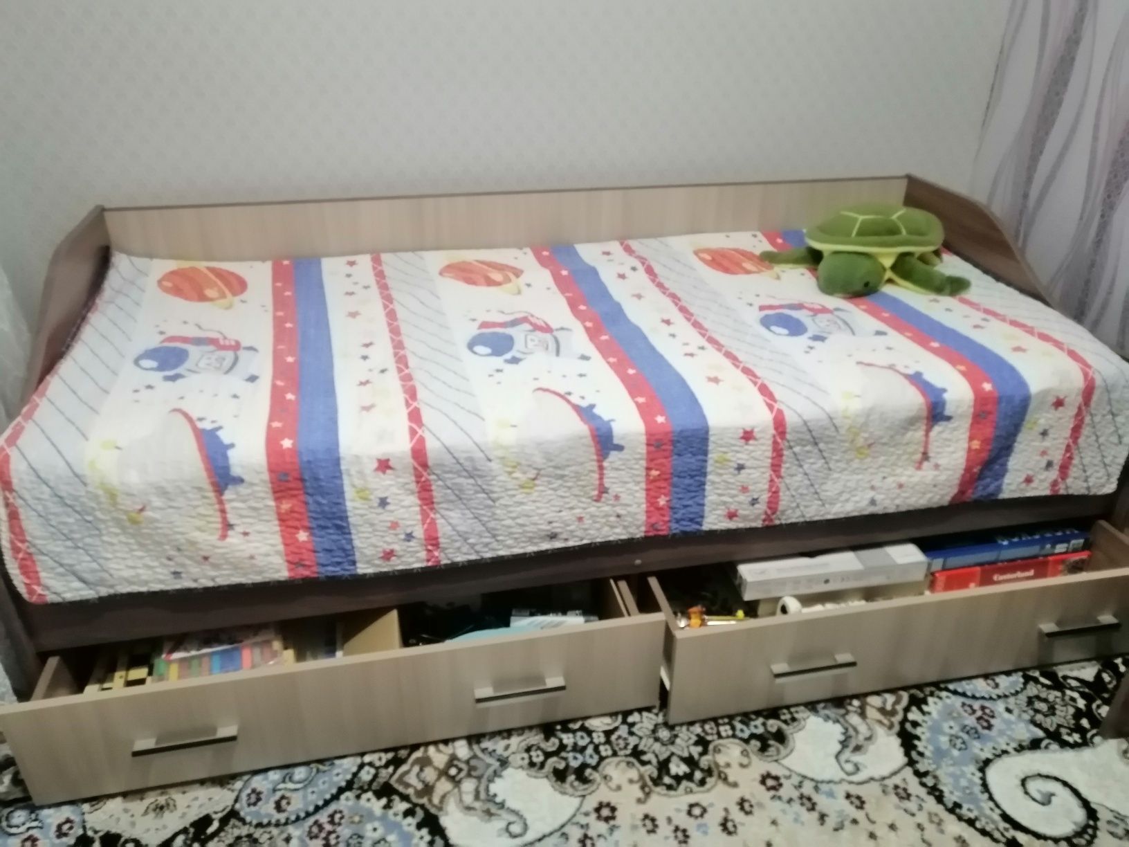 Кровать с ящиками + матрас