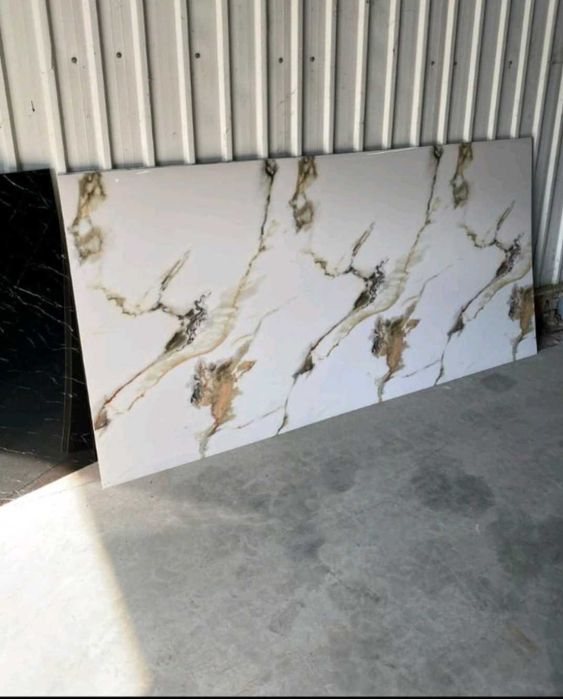 Продавам чисто нови пвц панели  5 бр. 122/260 см