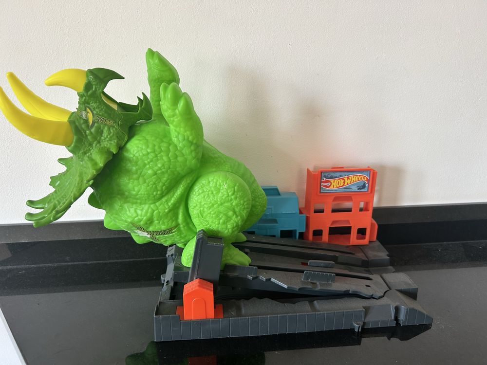 Писта Хот Уилс Hot wheels