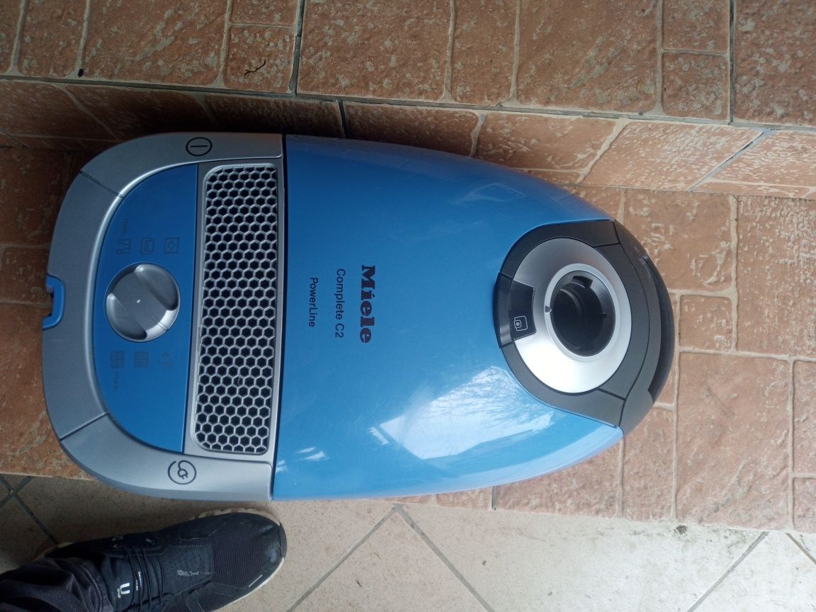 vând aspirator miele