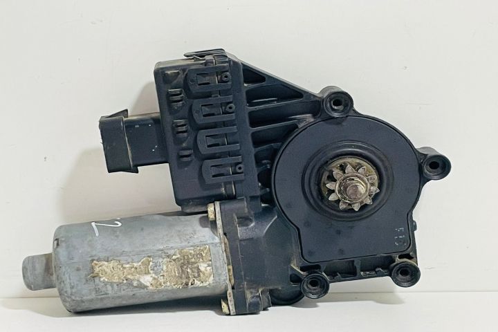 Motoras macara  Bosch geam dreapta fata 0130821769 Opel Zafira A