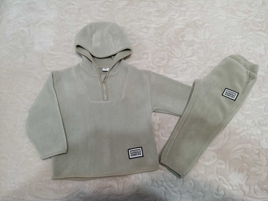 Нов детски комплект размер 98