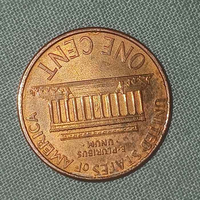 Монета от 1999г.