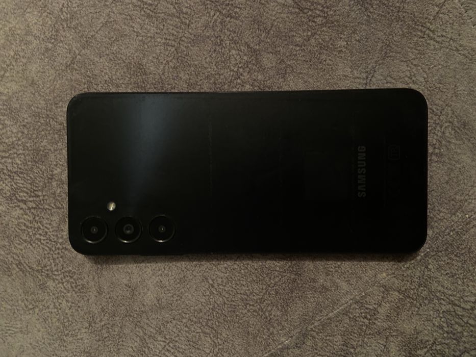 Самсунг телефон в хорошем состояний