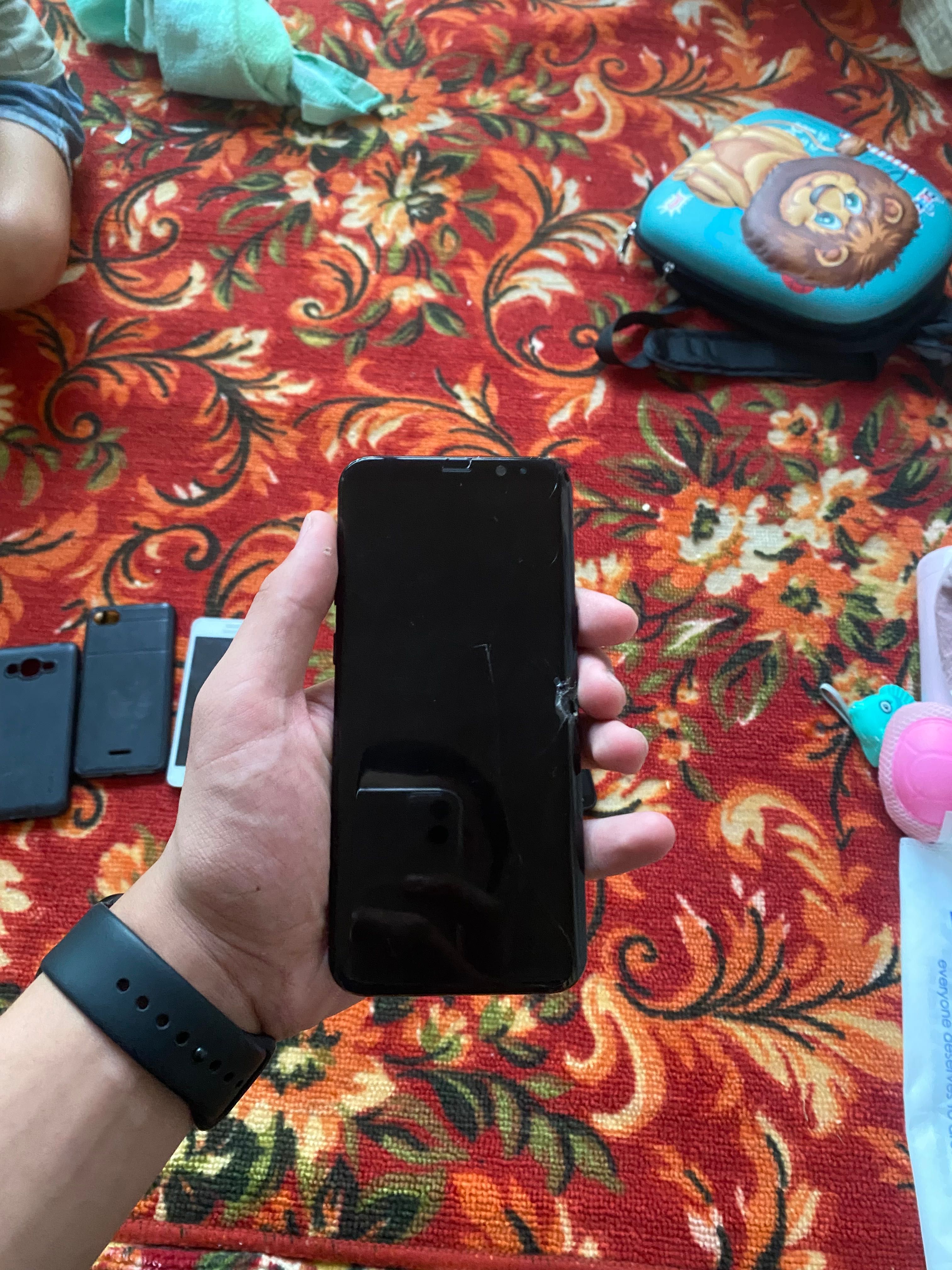 Telefon zapchas s10ekran kuygan bolid iwlatilamgan s10